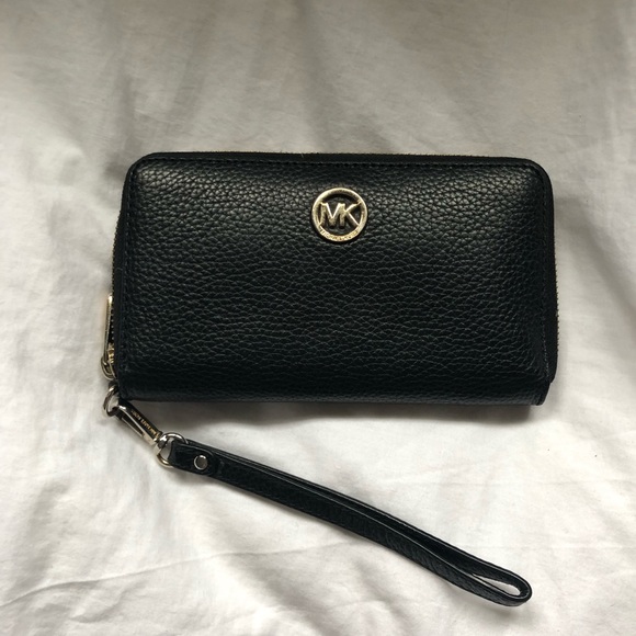 Michael Kors Wristlet/Wallet - Picture 1 of 2